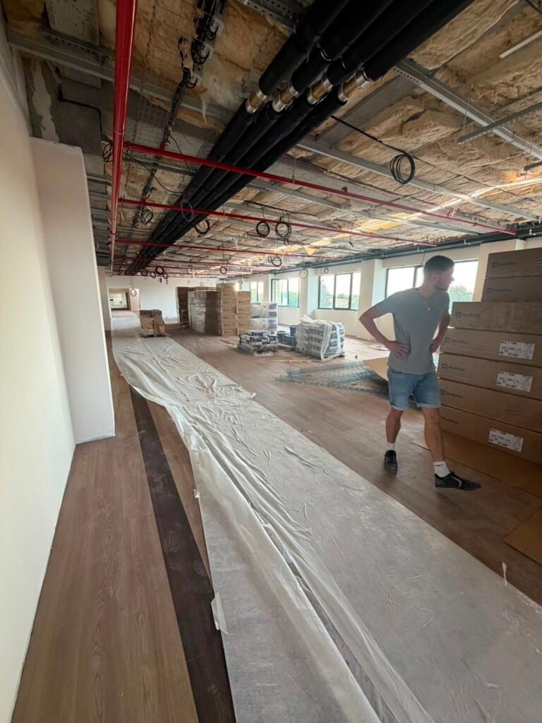 Plateau de bureaux Paris avant pose faux plafond